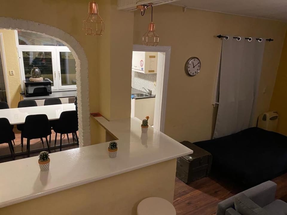Kitchen or kitchenette, Living room