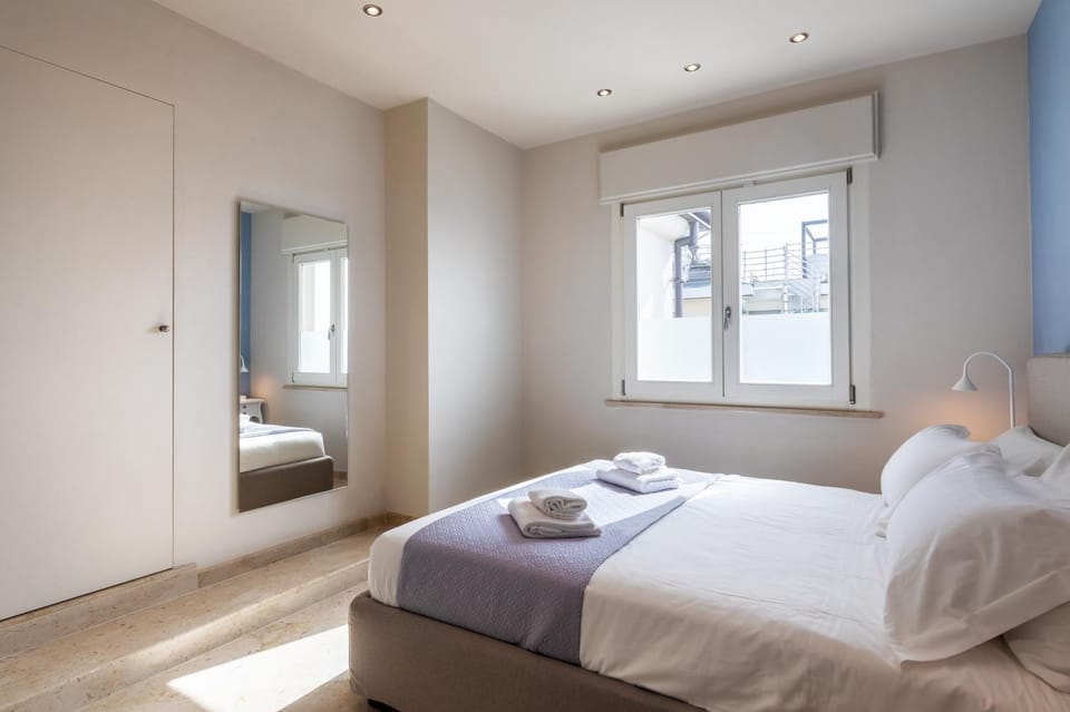 Bed, Other, Photo of the whole room, Bedroom, towels, air conditioner, air conditioner