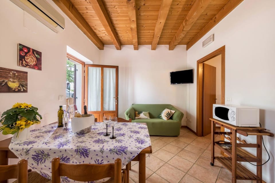 Kitchen or kitchenette, kitchen