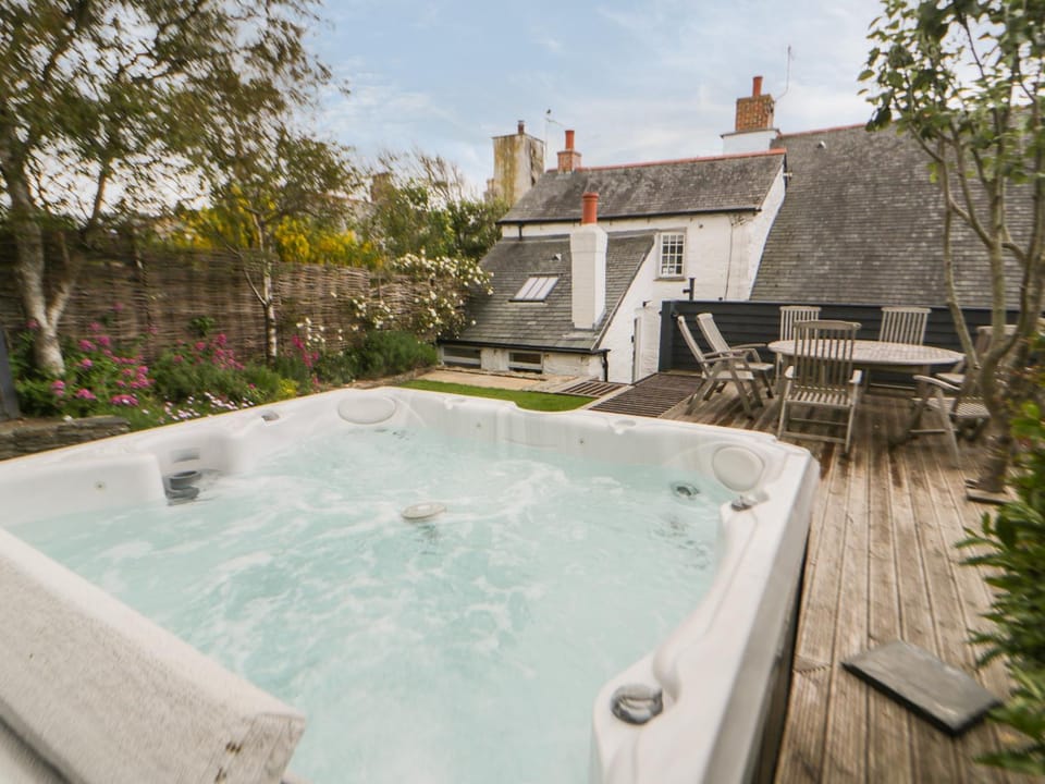 Great Western Farmhouse House in Newquay