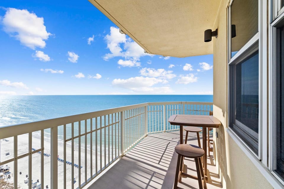 Waterfront High-Rise PCB Condo w/ Community Perks House in Panama City Beach