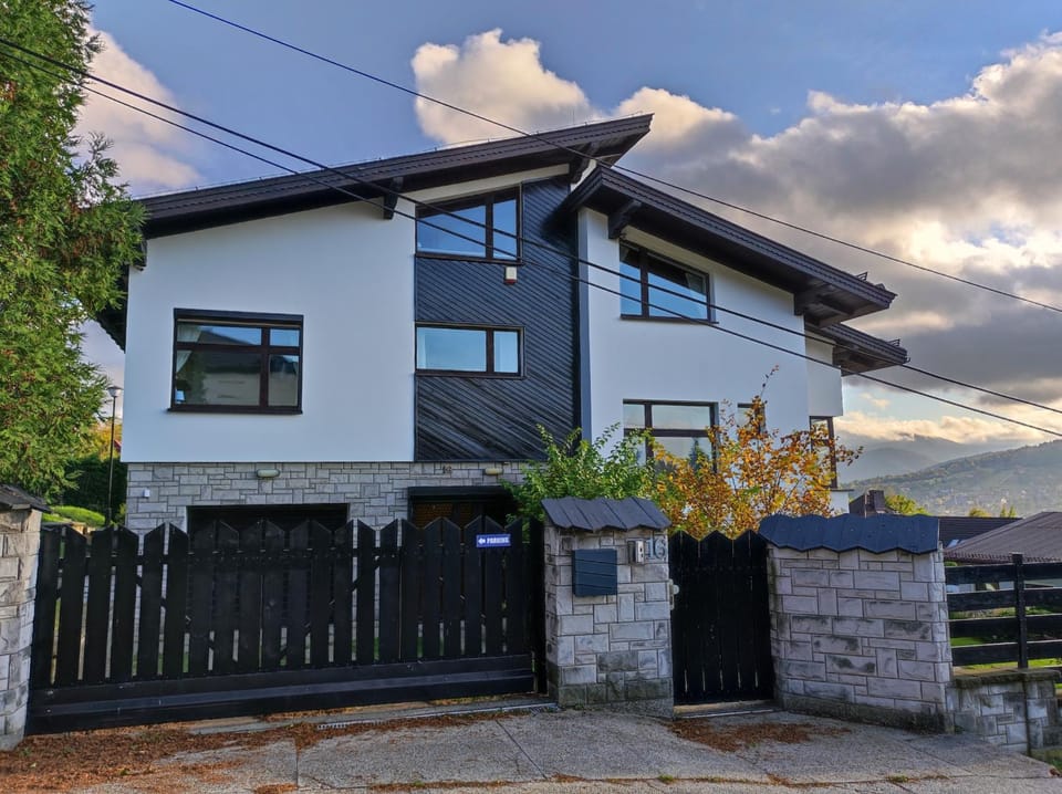Property building, Facade/entrance