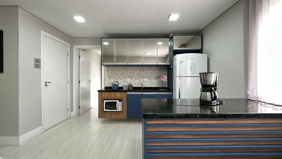 Coffee/tea facilities, Kitchen or kitchenette, minibar, stove, toaster