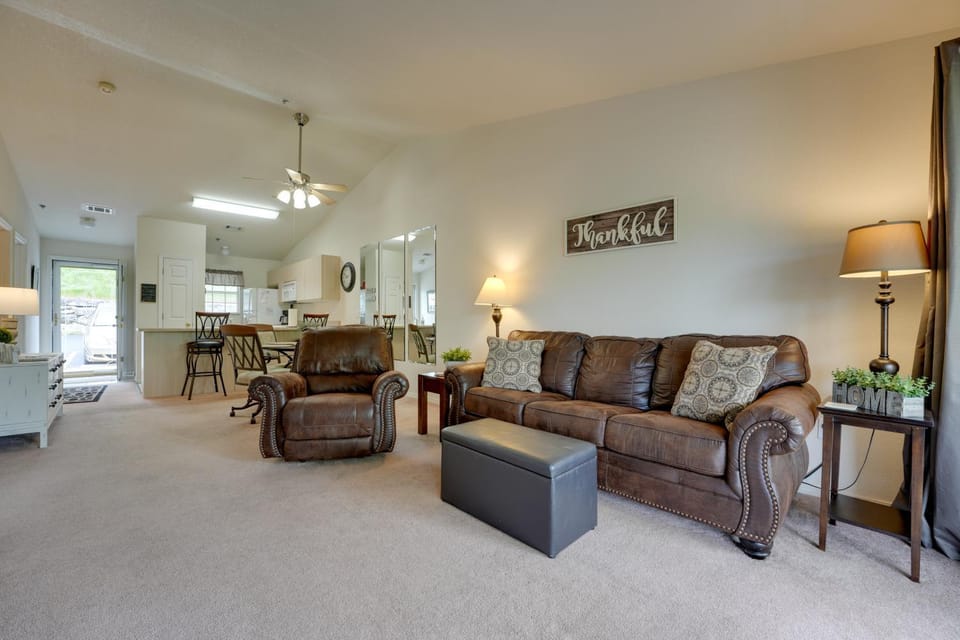 Condo w/ Family Amenities, 3 Mi to Branson Strip! House in Branson