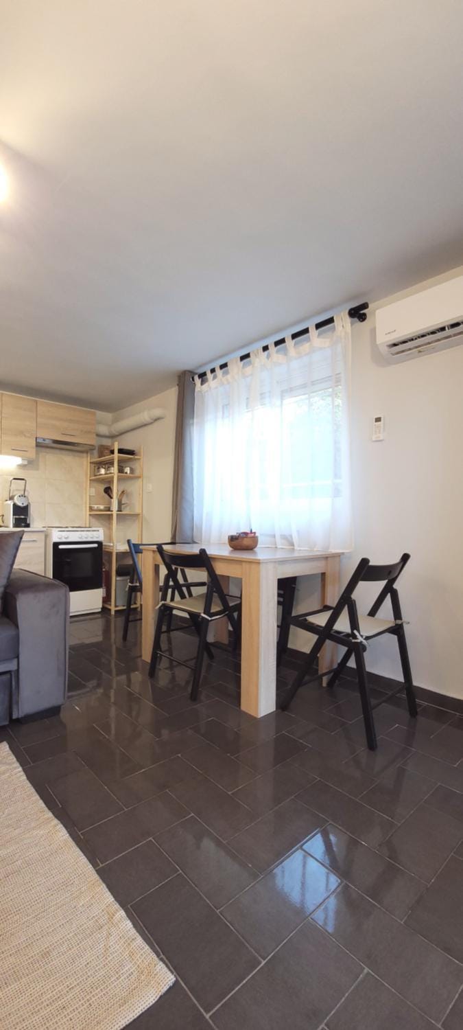 Kitchen or kitchenette, Living room, air conditioner