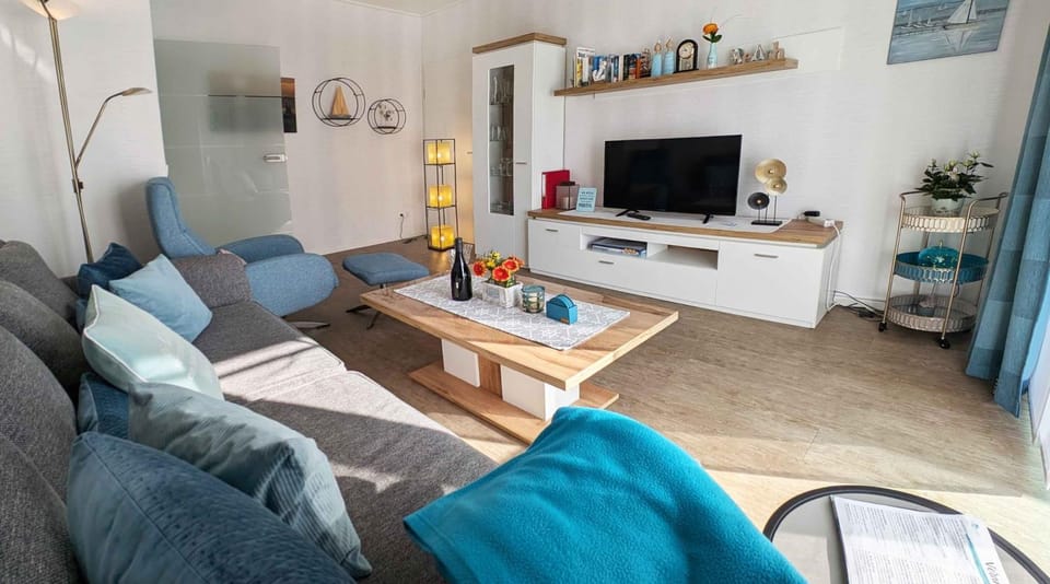 Living room, Photo of the whole room
