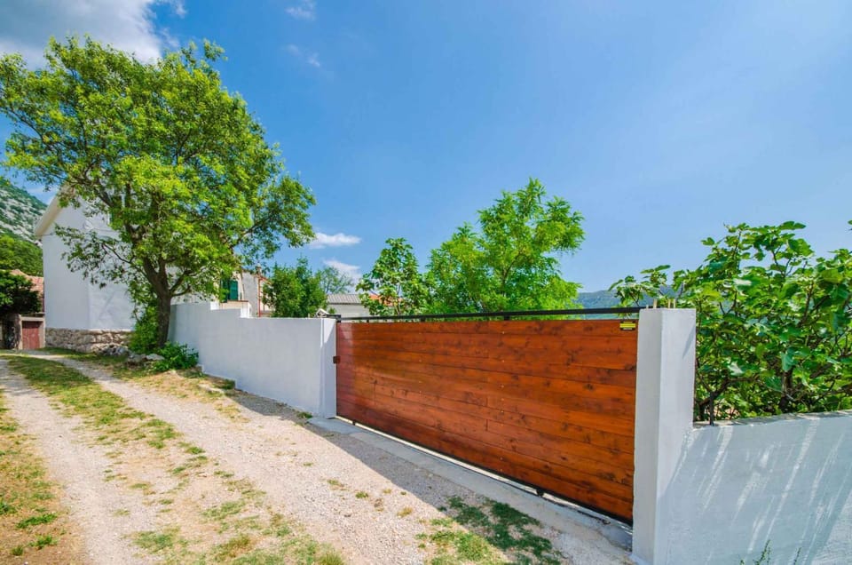 Property building, Nearby landmark, Summer