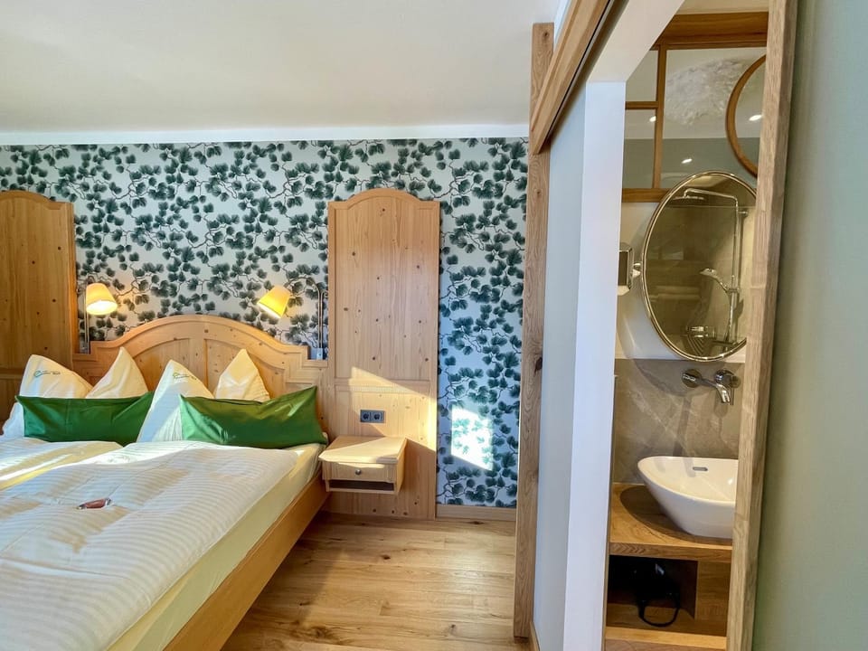 Bathroom, Photo of the whole room, Bedroom
