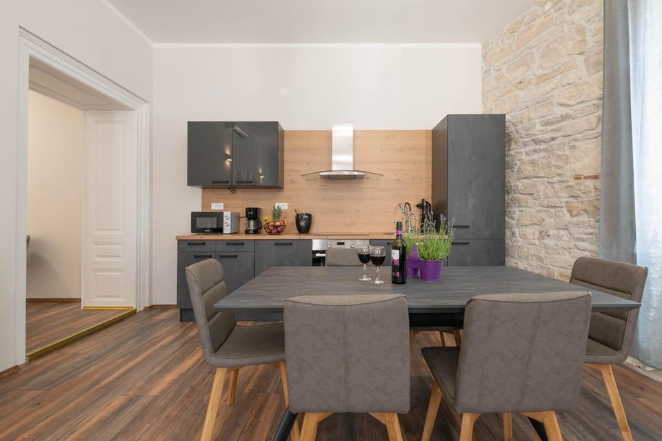 Dante paradiso Apartment in Pula