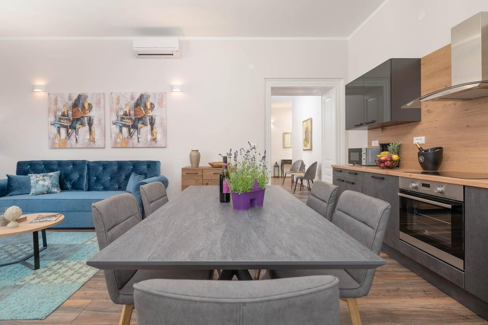 Dante paradiso Apartment in Pula
