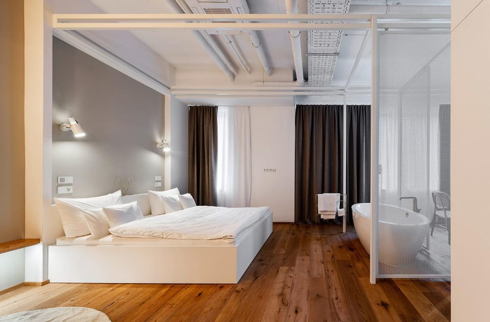 Bed, Photo of the whole room