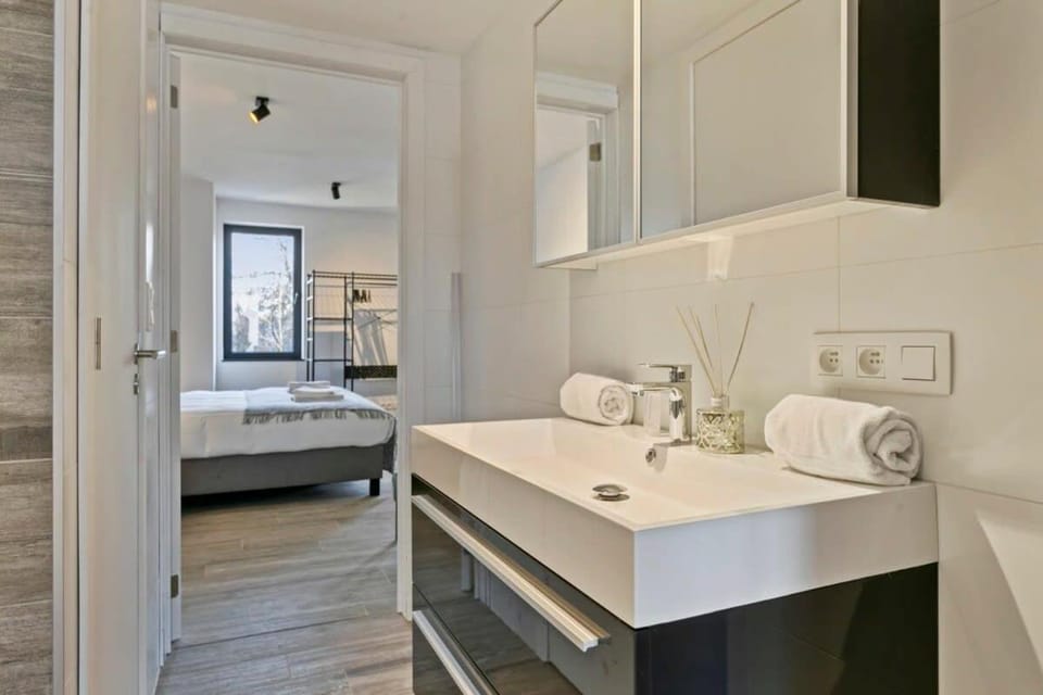 Casiola - Spacious 3 bedroom apartment with private garage Apartment in Knokke-Heist