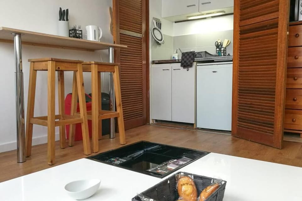 Studio proche centre ville avec Garage Machine à Laver Apartment in Besançon