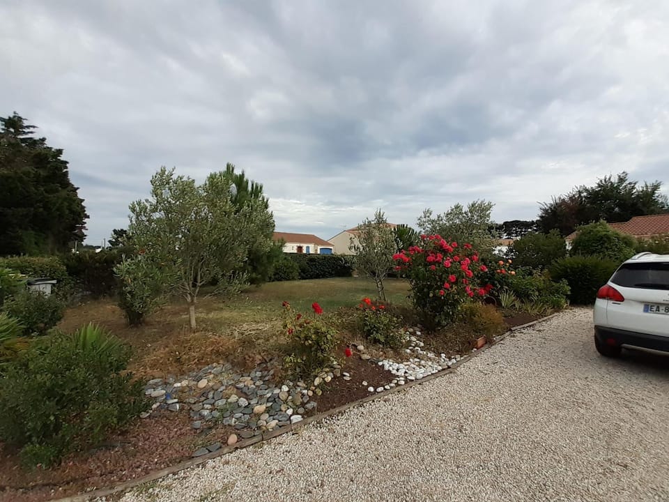 Garden view, Parking