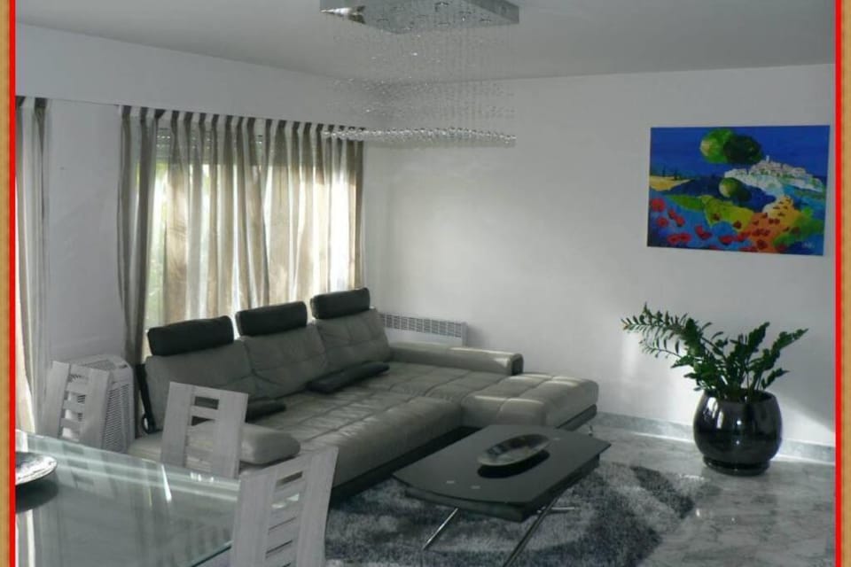 Penthouses+Terrasse 60 m2+Box 2 Vehicules Apartment in Monaco