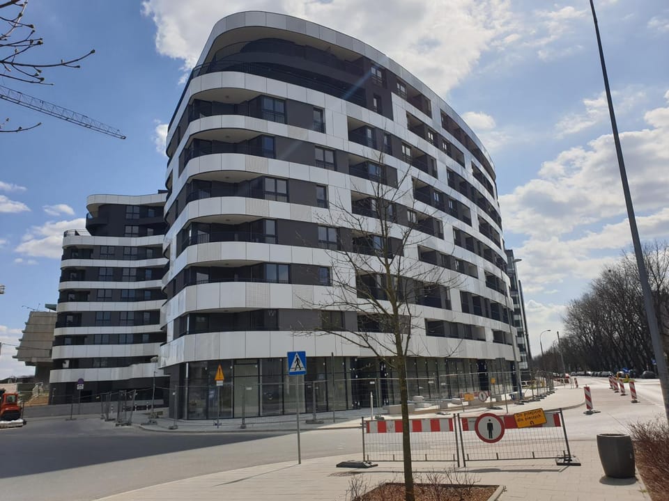 Property building, Nearby landmark, Neighbourhood, Street view