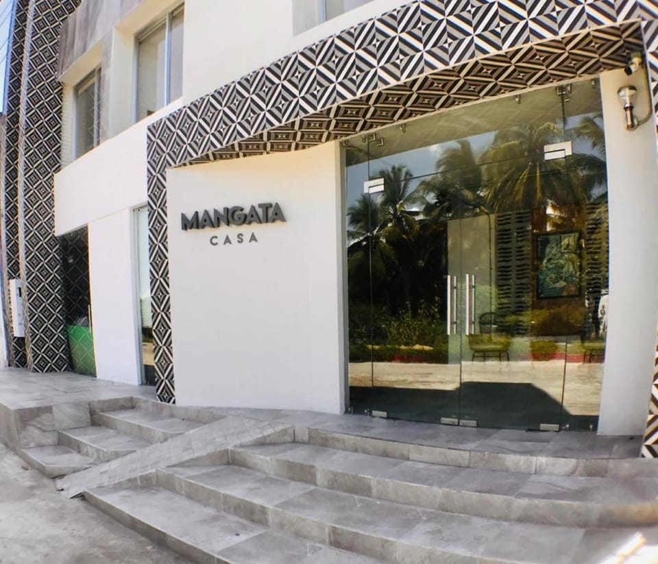 Facade/entrance