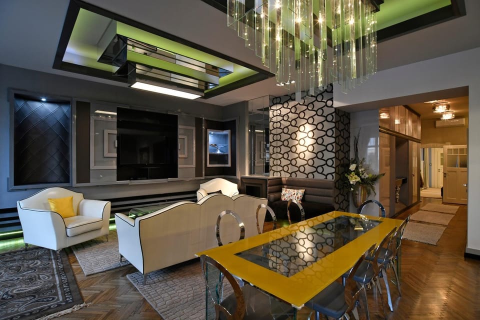 Living room, Dining area