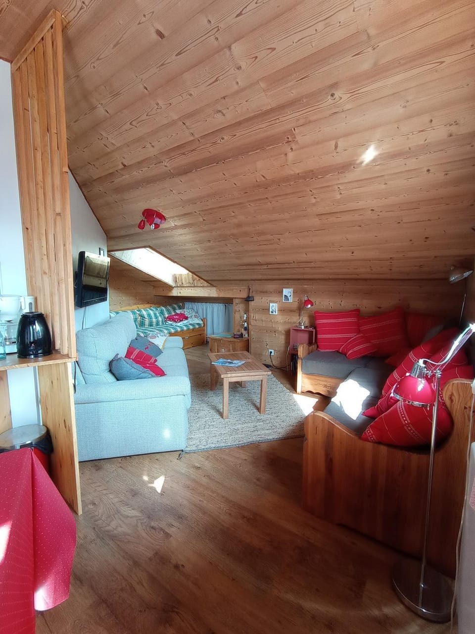 DUPLEX 50 m2 aux pieds des pistes les saisies hauteluce et contamines montjoie 6 personnes 1 chambre et un coin nuit Apartment in Haute-Savoie
