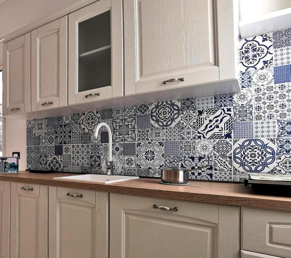 Kitchen or kitchenette, Kitchen or kitchenette