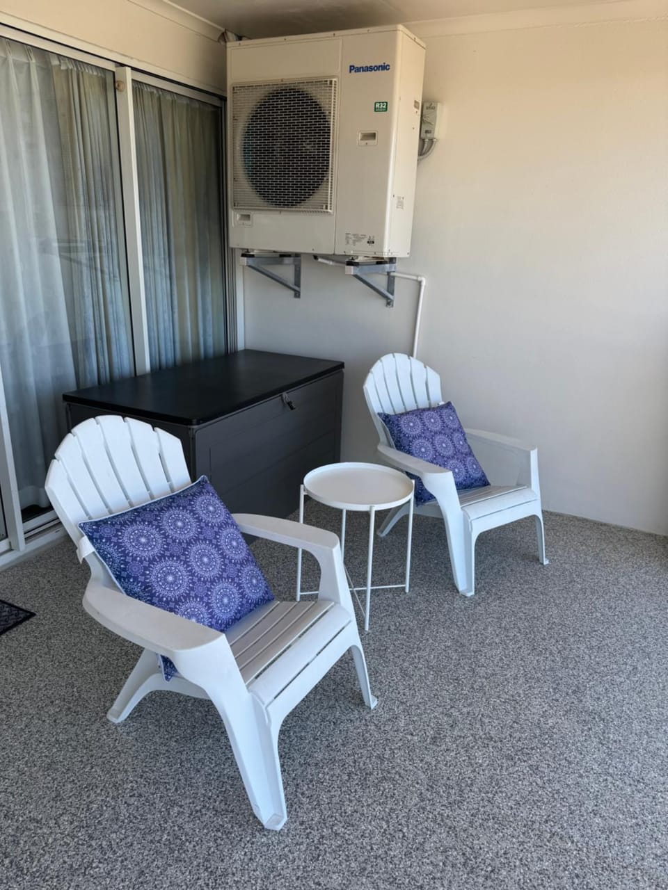 Ocean View - Alexandra Headlands Beachfront Unit Apartment in Sunshine Coast