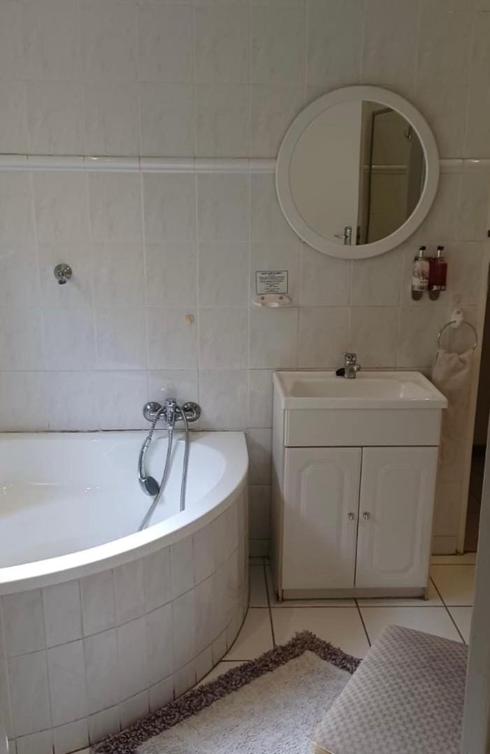 Matina Guest House Bed and Breakfast in Sandton