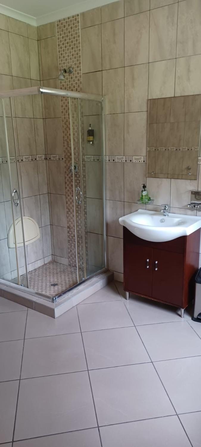 Matina Guest House Bed and Breakfast in Sandton