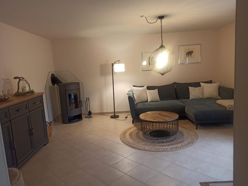 Schöne 77qm Wohnung in gehobener Lage direkt am Wald Apartment in Hesse