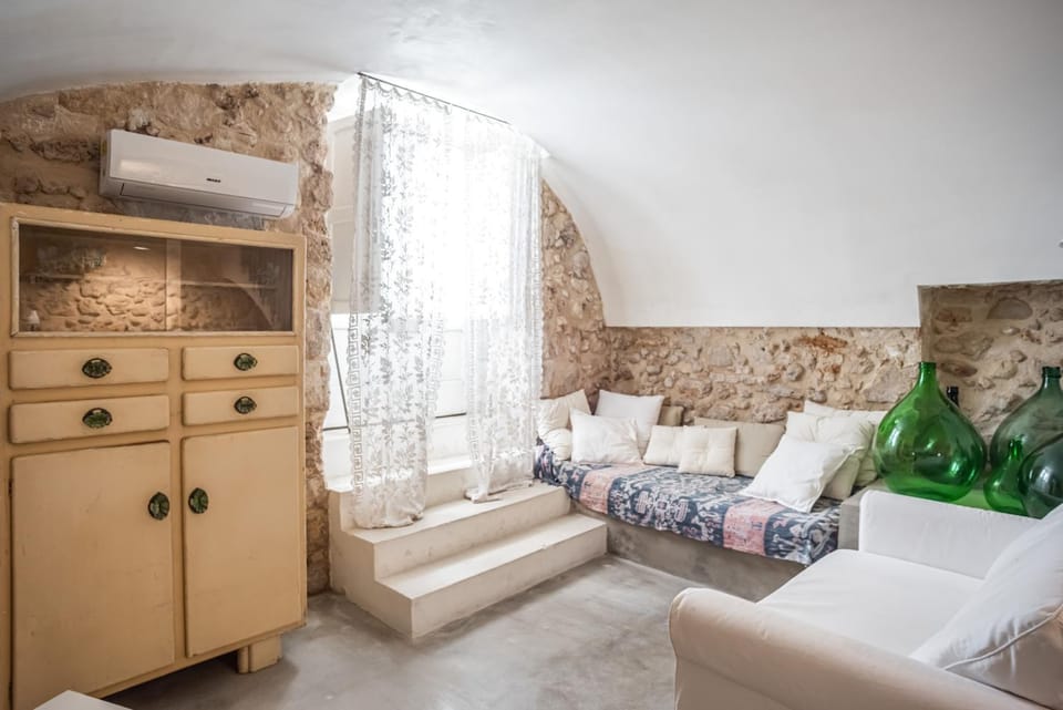 Living room, air conditioner