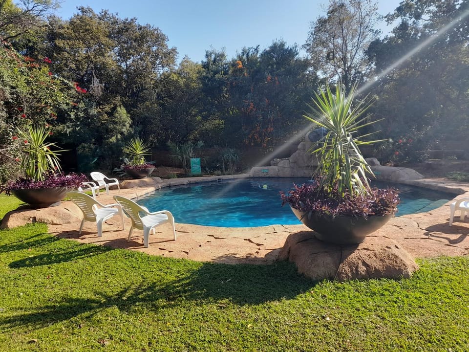 Spring, Garden, Spa and wellness centre/facilities, Garden view, Swimming pool, sunbed