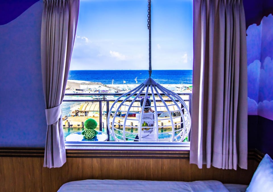 Bed, Natural landscape, Balcony/Terrace, Bedroom, Sea view