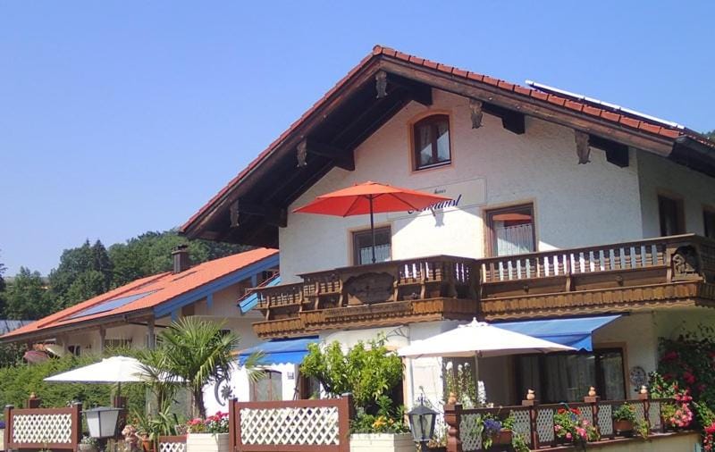 Haus Neuhäusl inkl. Chiemgaukarte Apartment in Ruhpolding