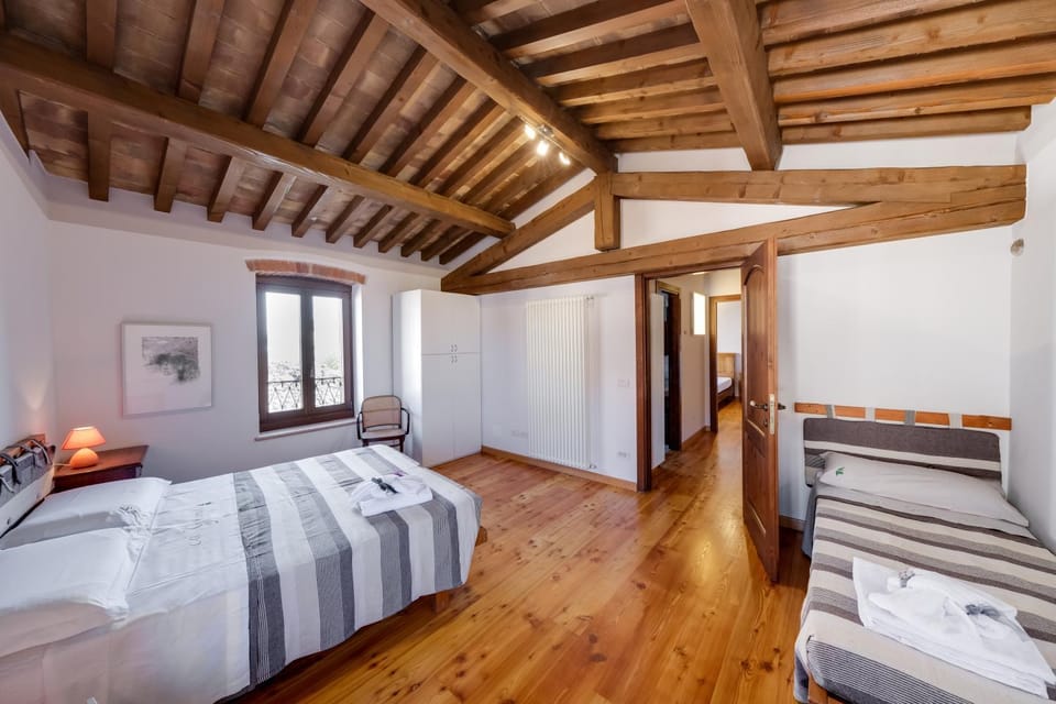 Bed, View (from property/room), Photo of the whole room, Bedroom