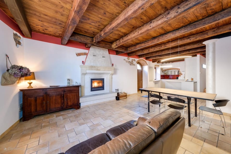 Communal lounge/ TV room, Living room, Seating area