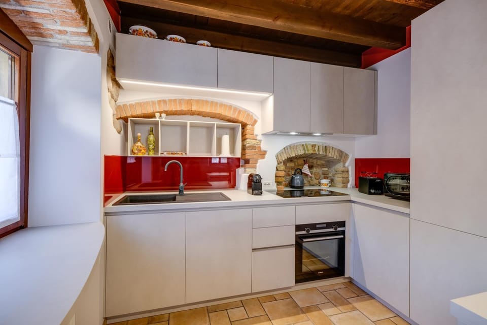 Coffee/tea facilities, Kitchen or kitchenette, Breakfast