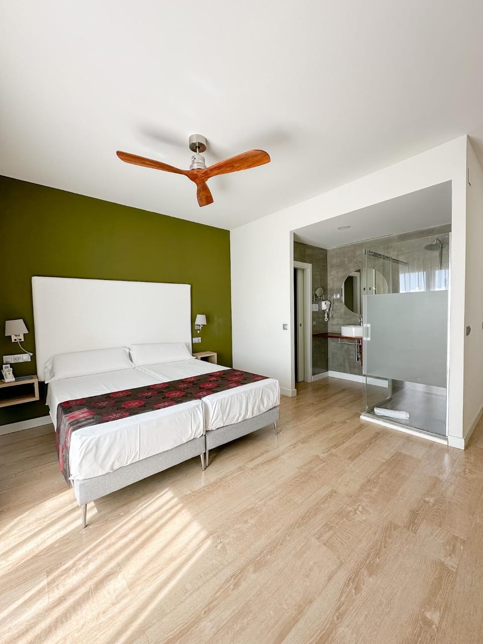Photo of the whole room