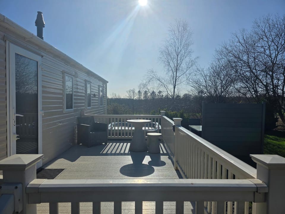 Dixons Den Hot Tub Nature lodge in England