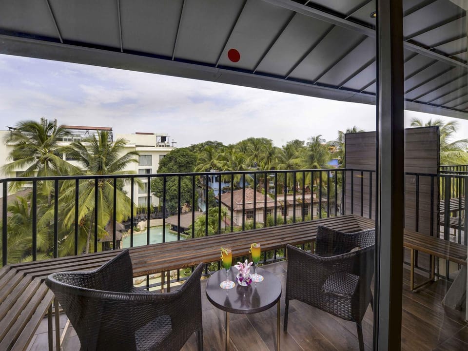 View (from property/room), Balcony/Terrace, Pool view