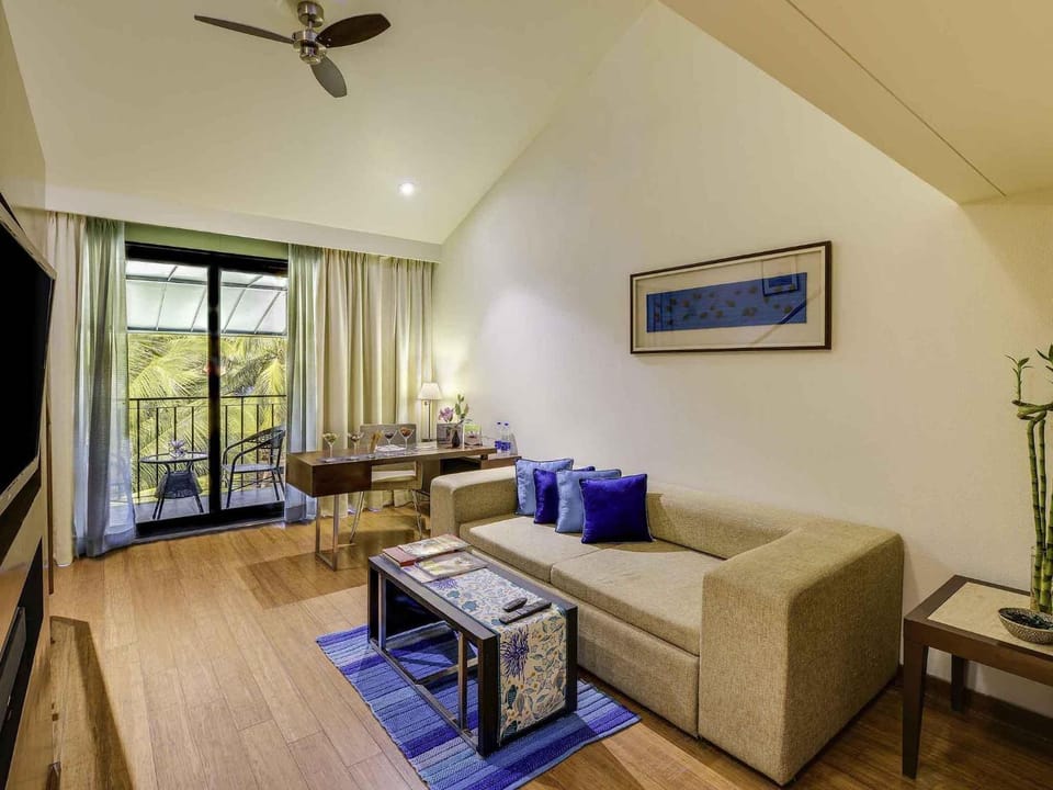 Communal lounge/ TV room, Bedroom