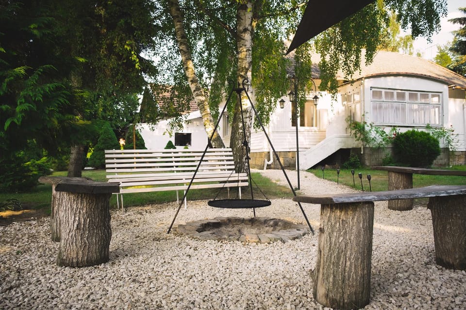 BBQ facilities, Garden, Seating area