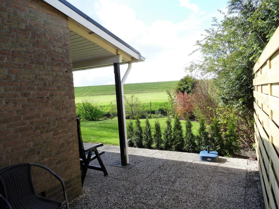 Beachbungalow Park Iselmar 39 aan Ijsselmeer bungalow 26 House in Friesland, Netherlands
