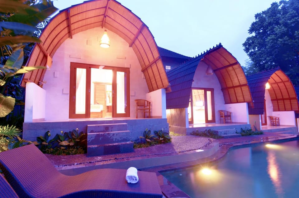 Property building, Swimming pool