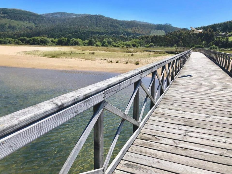 The Cliffs - Esteiro Saltwater Beach House in A Mariña Occidental