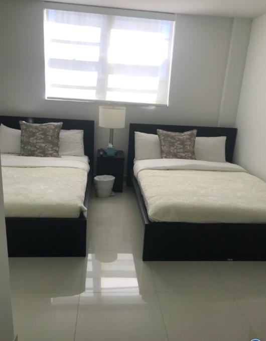 Ocean Reserve Collins Avenue Apartment in Sunny Isles Beach