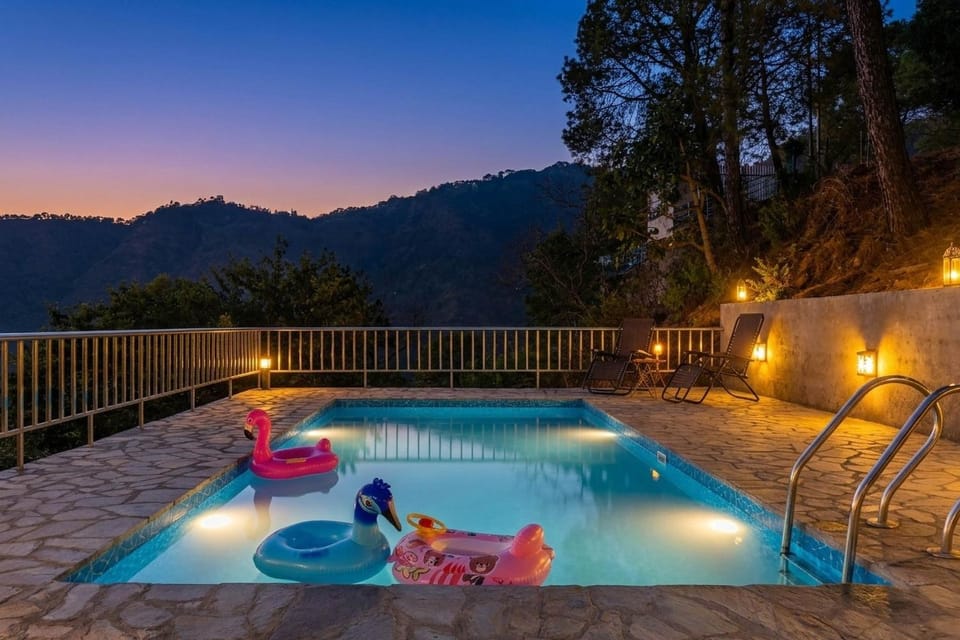 Swimming pool