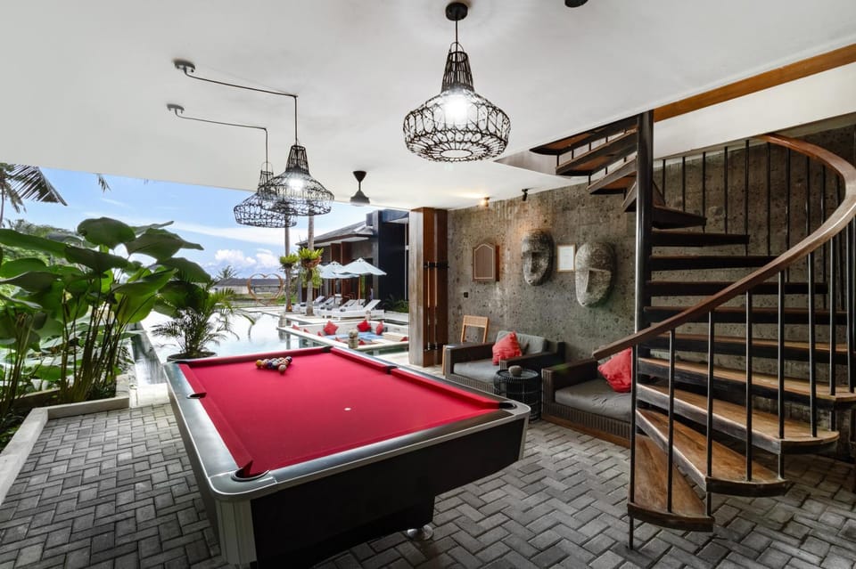 Game Room, Game Room