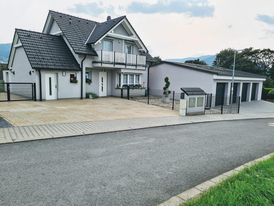 Dům Mnichov Bazén Klimatizace Villa in Lower Silesian Voivodeship