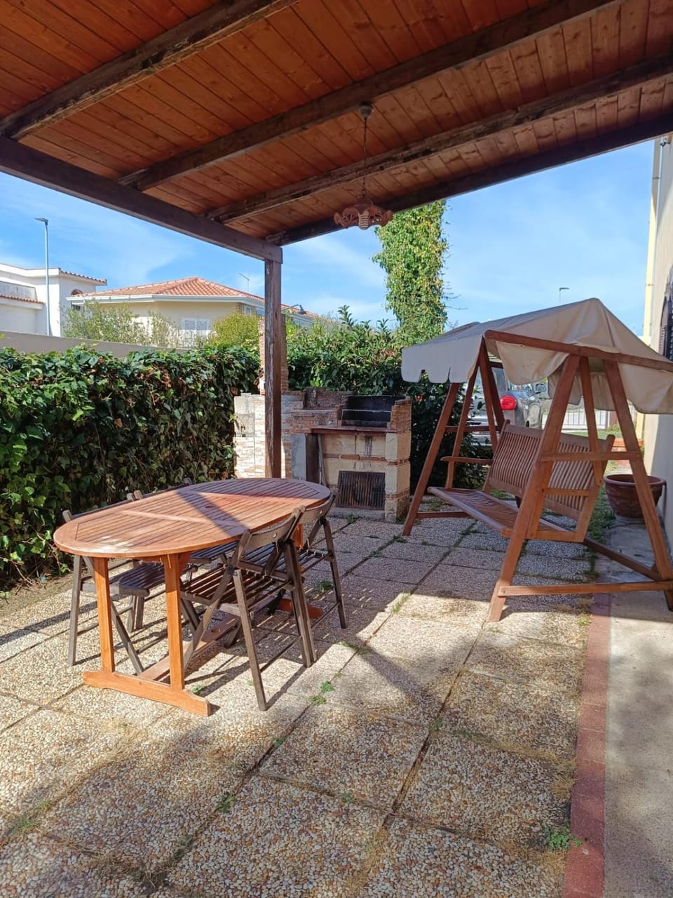 Property building, Day, BBQ facilities, BBQ facilities, Garden, Garden, Garden view, Garden view, furniture