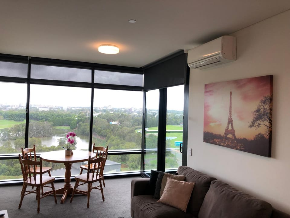 Parkview Modern Apartment w Parking @ Olympic Park Apartment in Sydney