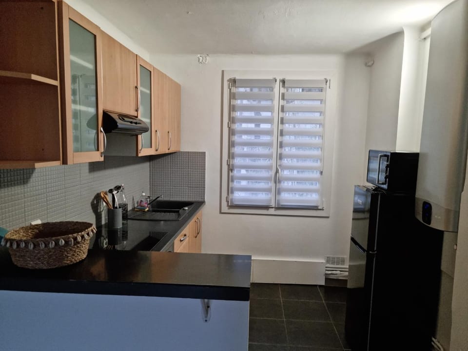 Joli T2 Climatisé Nimes proche Gare et centre ville Apartment in Nimes
